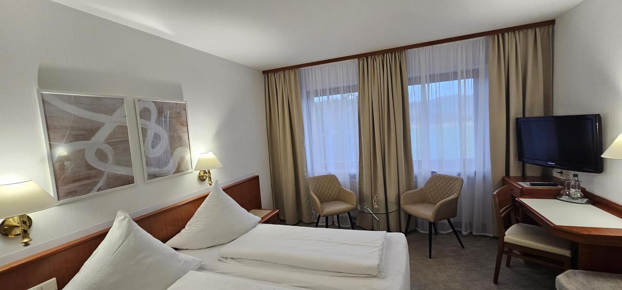 Hotel Garni Vierjahreszeiten Bad Staffelstein Esterno foto