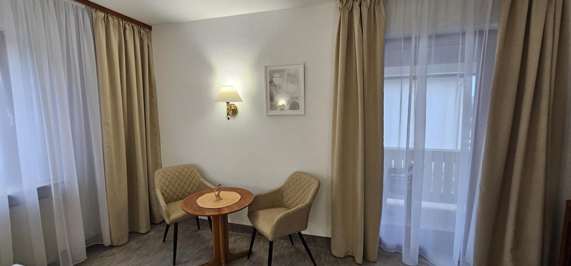 Hotel Garni Vierjahreszeiten Bad Staffelstein Esterno foto
