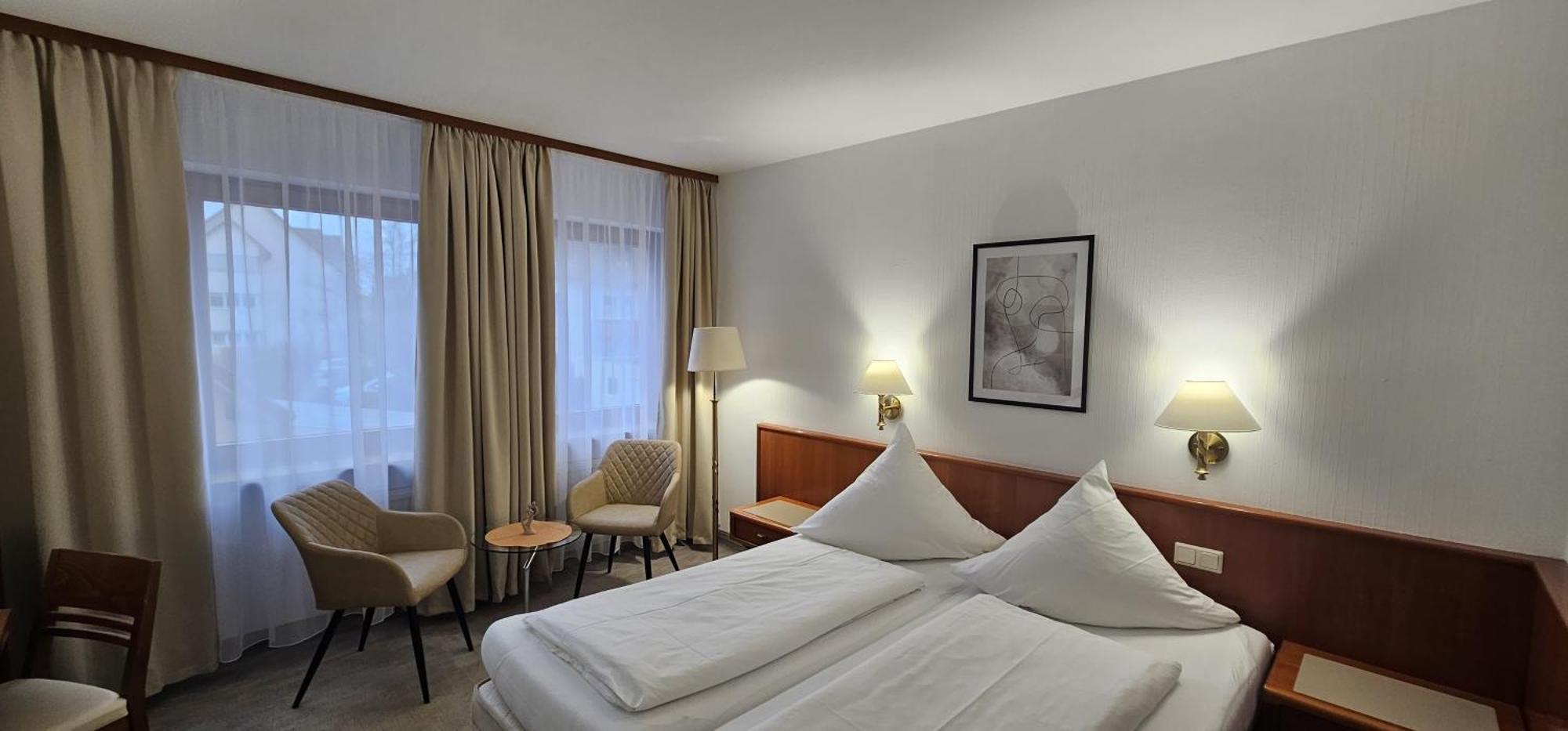 Hotel Garni Vierjahreszeiten Bad Staffelstein Esterno foto